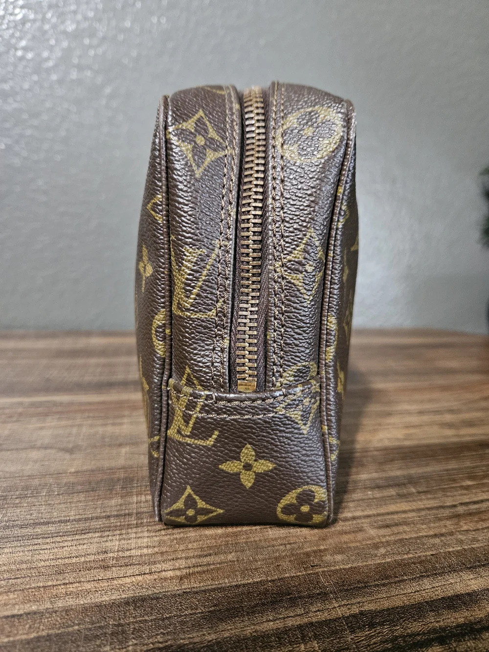 Authentic Louis Vuitton Vintage Trousse Monogram Canvas 24